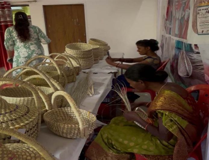 सफलता की कहानी : पारंपरिक हस्तशिल्प उत्पाद बना आजीविका का साधन