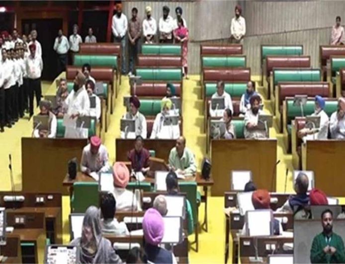 पंजाब विधानसभा में हंगामा: कांग्रेस और ‘आप’ विधायकों के बीच तीखी नोकझोंक