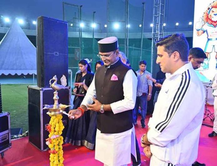 खुद फिट रहें और परिवार को भी करें प्रेरित- मंत्री  विश्वास सारंग