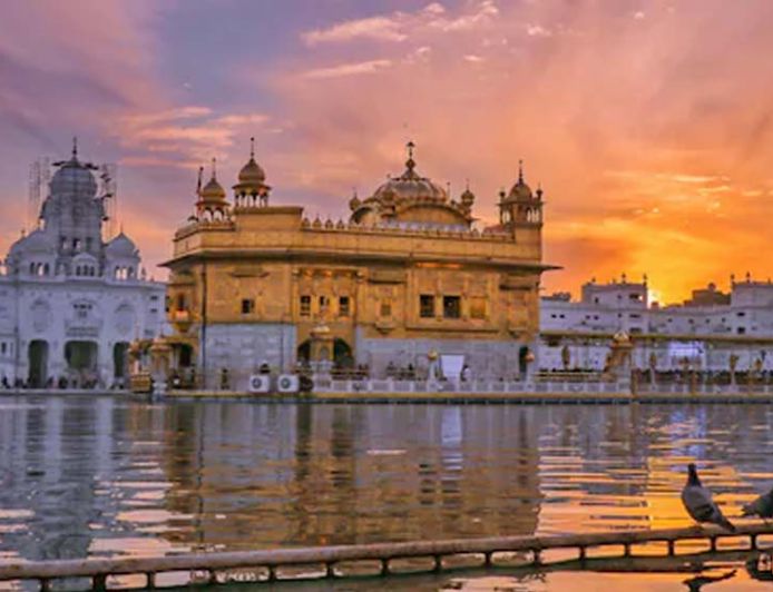 कंकाल को पगड़ी पहनकर जूतों सहित श्री हरमंदिर साहिब परिसर में घूमते हुए दिखाया, SGPC ने शुरू की जांच