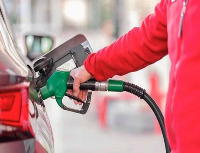 डबल झटका! LPG किल्लत के बीच पंजाब में महंगा हुआ पेट्रोल, प्रीमियम रेट लागू