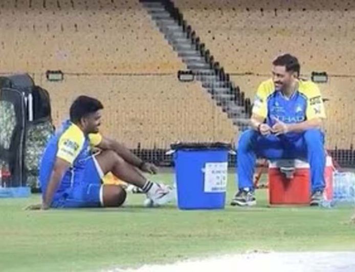 CSK कैंप में पहुंचे संजू सैमसन, एमएस धोनी से लंबी बातचीत का वीडियो वायरल