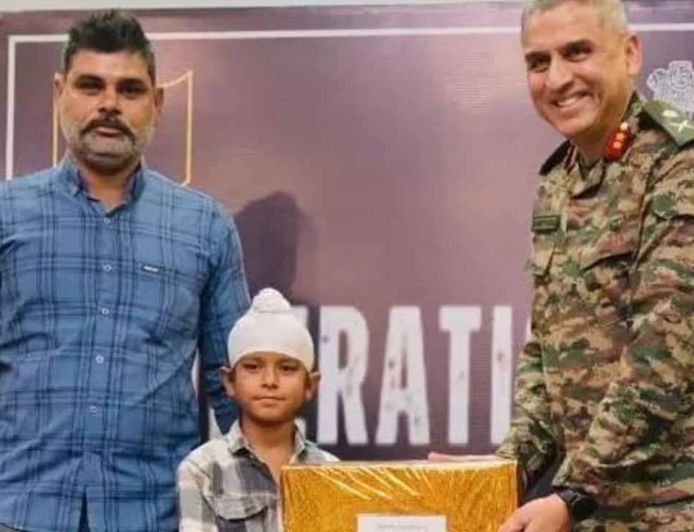 चाय-दूध सप्लाई करने वाले श्रवण सिंह की बदली किस्मत: जीती 5 लाख की लॉटरी