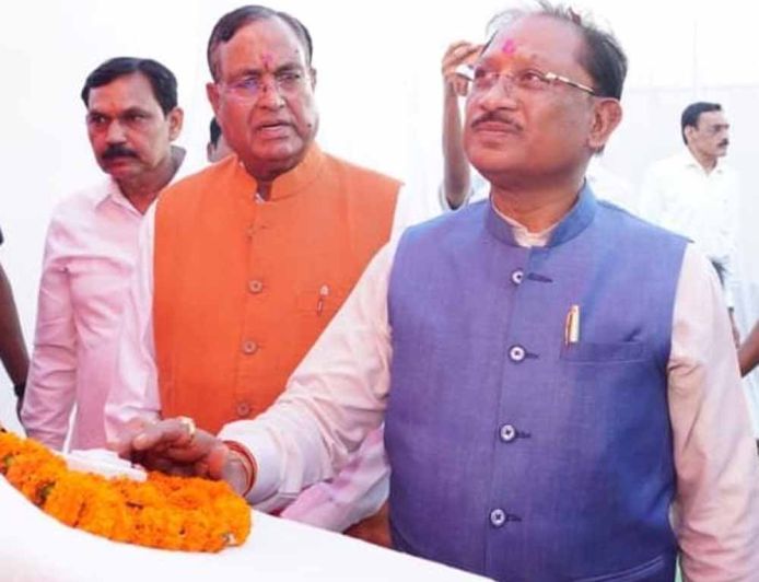 मुख्यमंत्री  विष्णुदेव साय ने बड़ादेव की पूजा कर प्रदेशवासियों की सुख-समृद्धि की कामना की