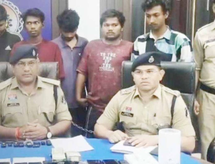 छत्तीसगढ़ में ऑनलाइन सट्टा रैकेट का भंडाफोड़: बेसमेंट से चल रहा था करोड़ों का खेल, 7 गिरफ्तार