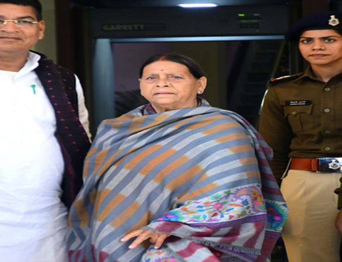 लैंड फॉर जॉब केस: Delhi High Court ने राबड़ी देवी की याचिका पर CBI से मांगा जवाब