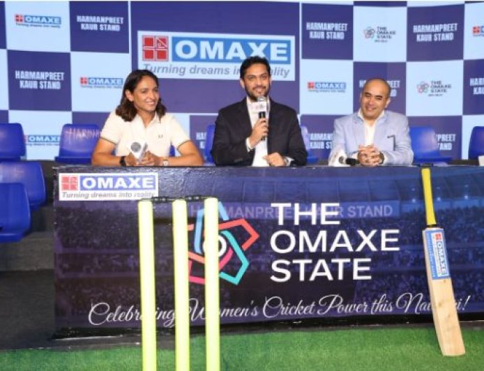 द्वारका में ‘द ओमैक्स स्टेट’ में बना भारत का पहला ‘पिंक स्टैंड’, हरमनप्रीत कौर के नाम समर्पित