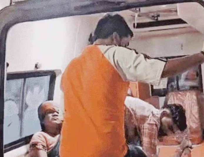 छिंदवाड़ा में भीषण सड़क हादसा: CM कार्यक्रम से लौट रही बस पलटी, 3 की मौत, 30+ घायल