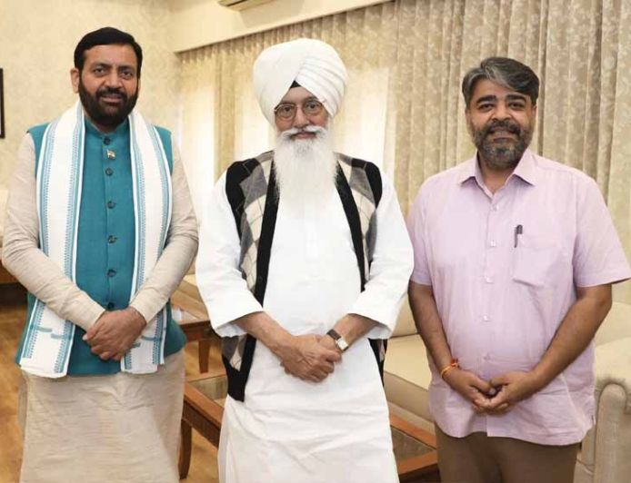 CM नायब सैनी से मिले डेरा ब्यास प्रमुख बाबा गुरिंदर सिंह, कुरीतियों पर दिया बड़ा संदेश