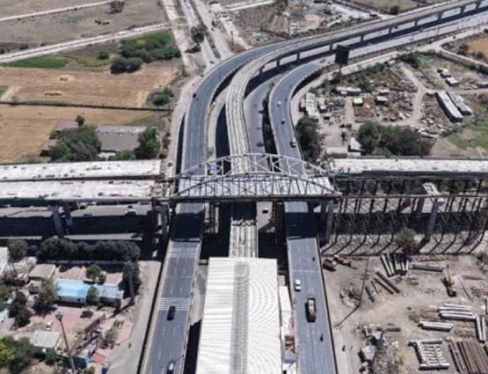 इंदौर में इंजीनियरिंग का कमाल: 23 मीटर ऊंचाई पर 400 टन का स्टील गर्डर लॉन्च, 12 घंटे में पूरा हुआ काम