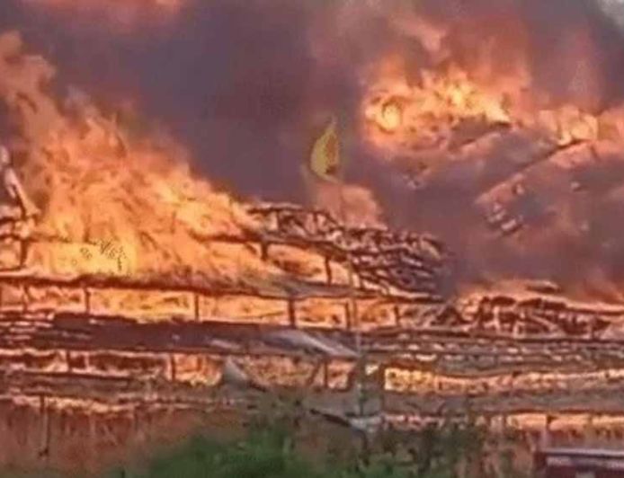 अयोध्या में बड़ा हादसा: परिवहन मंत्री के महायज्ञ में भीषण आग, यज्ञशाला जलकर खाक