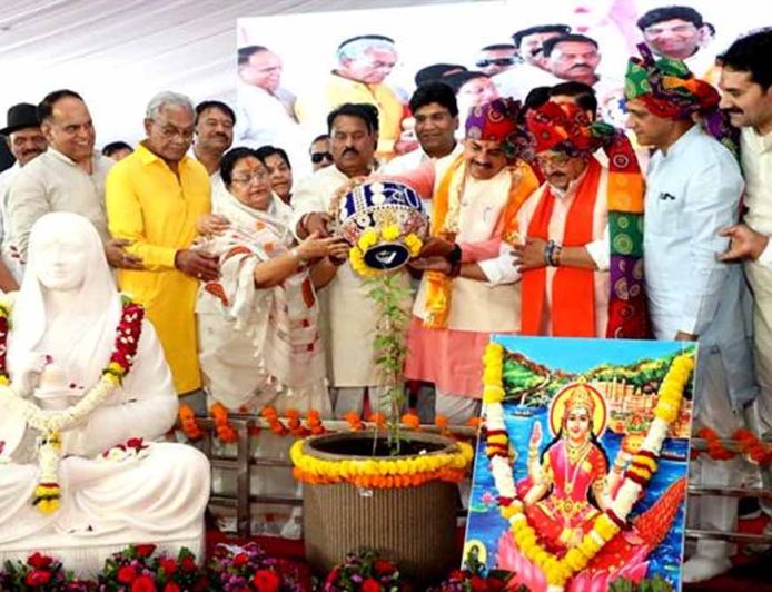 माँ नर्मदा के आशीर्वाद से प्रदेश में बह रही है विकास की नई धारा : मुख्यमंत्री डॉ. यादव