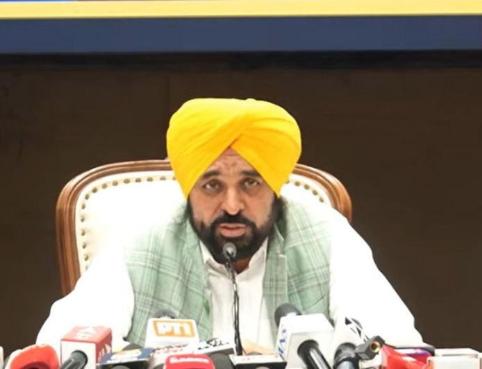 पंजाब के सरकारी स्कूलों में अनुपस्थिति पर लगेगी लगाम सीएम भगवंत मान की बड़ी घोषणा