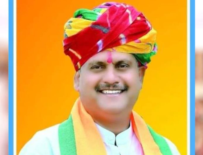 राजस्व मंत्री हेमंत मीणा की तबीयत बिगड़ी, रात 1 बजे उदयपुर रेफर