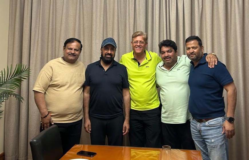 आज भी दुबई में फंसे रहेंगे एमपी के लोग: शारजाह से इंदौर की फ्लाइट कैंसिल, विजयवर्गीय ने 100 से अधिक फंसे लोगों से किया संपर्क