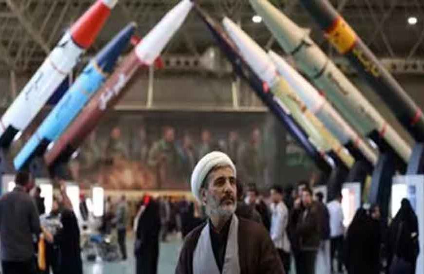 खामेनेई की हालत पर सस्पेंस के बीच IRGC पर उठे सवाल, ईरानी मंत्री बोले- हमलों पर सरकार का कंट्रोल नहीं