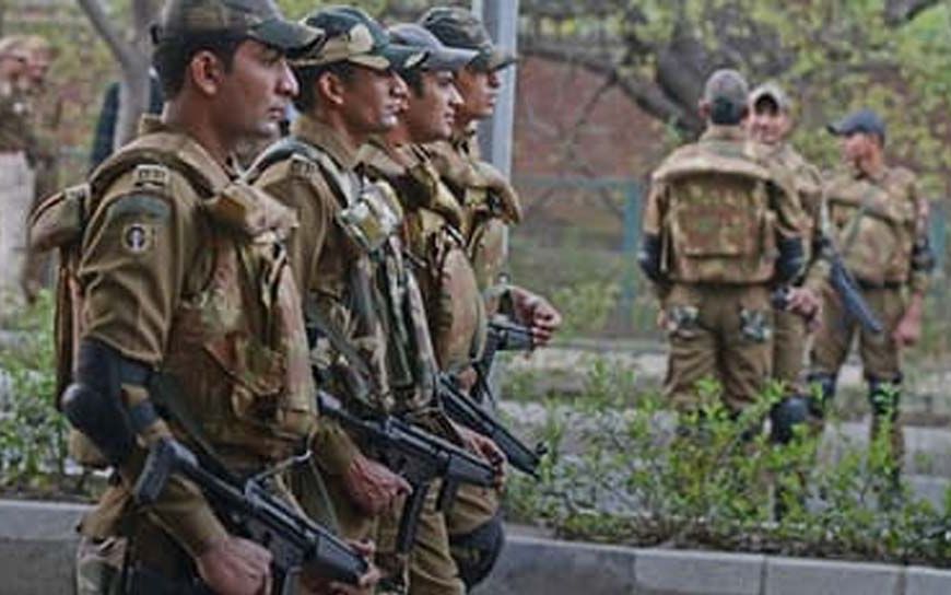 खामेनेई की मौत के बाद भारत में हाईअलर्ट, कानून-व्यवस्था में उल्लंघन पर सख्त कार्रवाई की चेतावनी