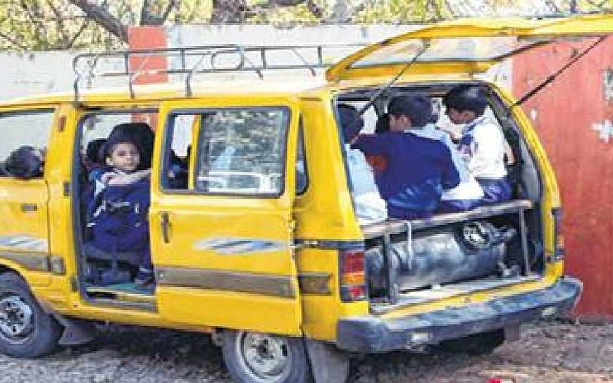 एक अप्रैल से जबलपुर के स्कूली वाहनों में एलपीजी किट पर लगेगा प्रतिबंध