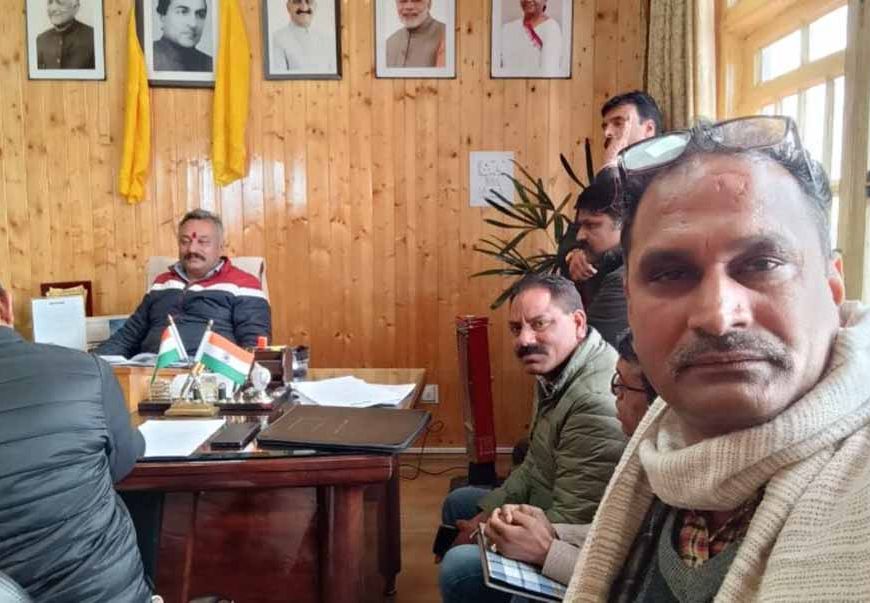 CBSE में दूर के मूल्यांकन केंद्रों में लगाई ड्यूटी, शिक्षक रोजाना लंबा सफर तय कर परेशान