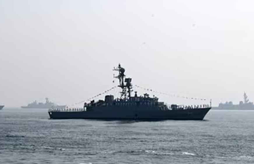 क्या भारत का मेहमान था ईरानी युद्धपोत IRIS Dena? समुद्र में डूबने पर अमेरिका पर उठे सवाल