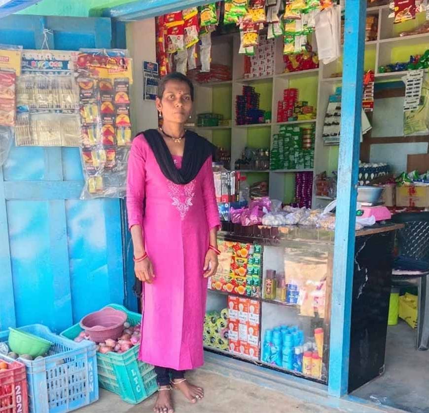 संघर्ष से सफलता तक: स्व-सहायता समूह से सुनीता दीदी बनीं आत्मनिर्भर