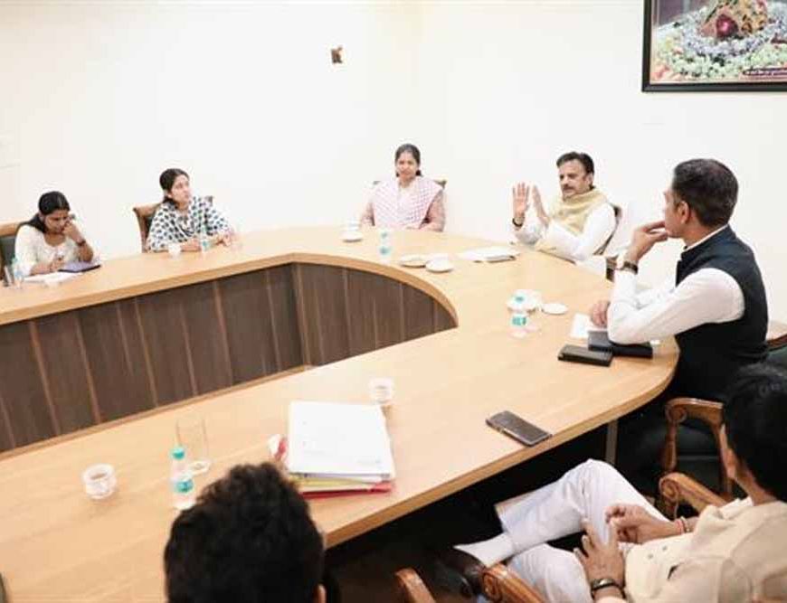 उप मुख्यमंत्री शुक्ल ने की निर्माण कार्यों की समीक्षा