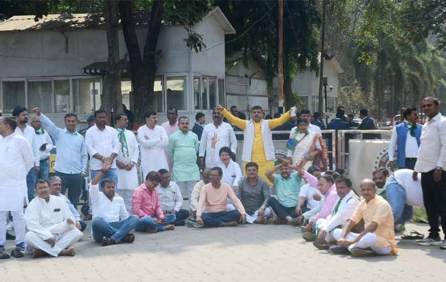 नीतीश कुमार से नाराज JDU कार्यकर्ताओं का हंगामा, पार्टी दफ्तर में बर्तन फेंके और गमले तोड़े