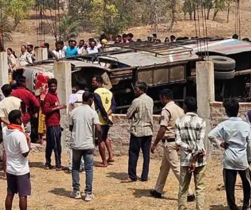 छत्तीसगढ़ के जशपुर में दर्दनाक हादसा: मकान में घुसी बस, 5 यात्रियों की मौत