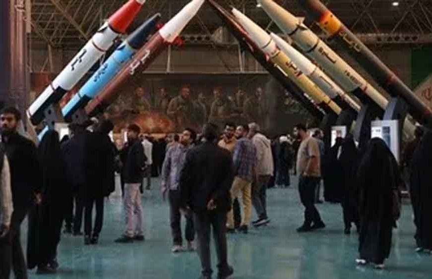 अमेरिका से छोटा देश, फिर भी क्यों नहीं झुकता ईरान? जानिए कितनी ताकतवर है उसकी मिलिट्री