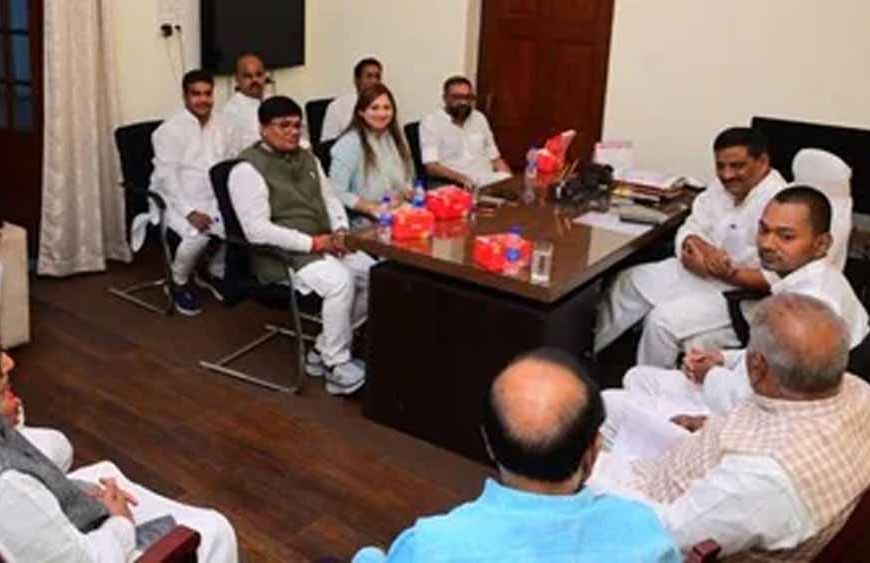 निशांत कुमार ऐक्शन में आए, संजय झा के घर जेडीयू की मीटिंग में दिखे