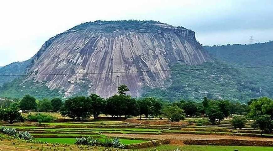 उत्तर-पूर्वी छत्तीसगढ़ का अनोखा पर्यटन: जशपुर के चाय बागान और सोगड़ा आश्रम की खूबसूरती