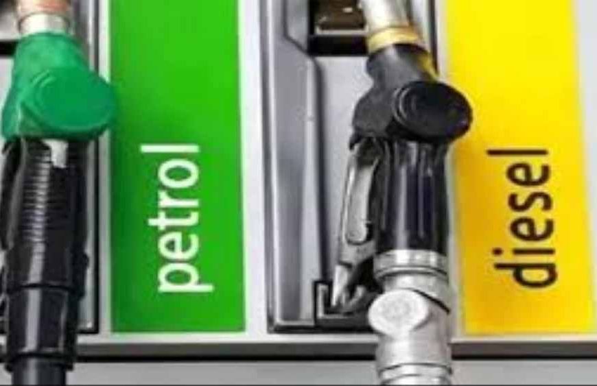 LPG के बाद अब पेट्रोल-डीजल पर क्या होगा असर? सरकार ने कीमतों पर दिया बड़ा अपडेट