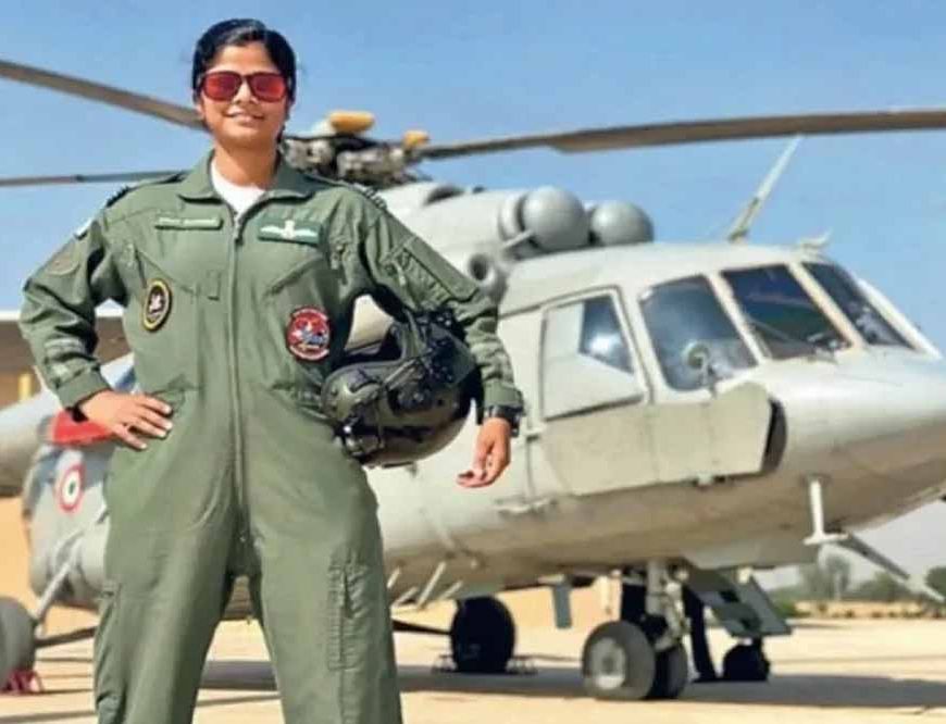 Mi-17V5 से फ्लाईपास्ट लीड कर स्वाति ने रचा इतिहास, बनीं लाखों बेटियों की प्रेरणा
