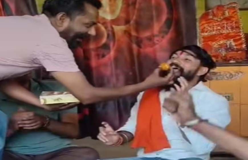 बिलासपुर में खामेनेई की मौत पर जश्न, मिठाइयां बांटी; हिंदू संगठन नेता ने कहा- मातम मनाने वालों को ईरान भेजो