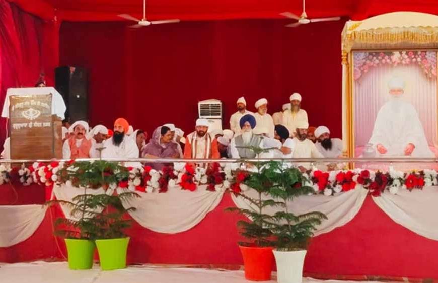 होला मोहल्ला में पहुंचे CM नायब सैनी, बोले- वीरता और आध्यात्मिकता का संतुलन ही जीवन की सीख