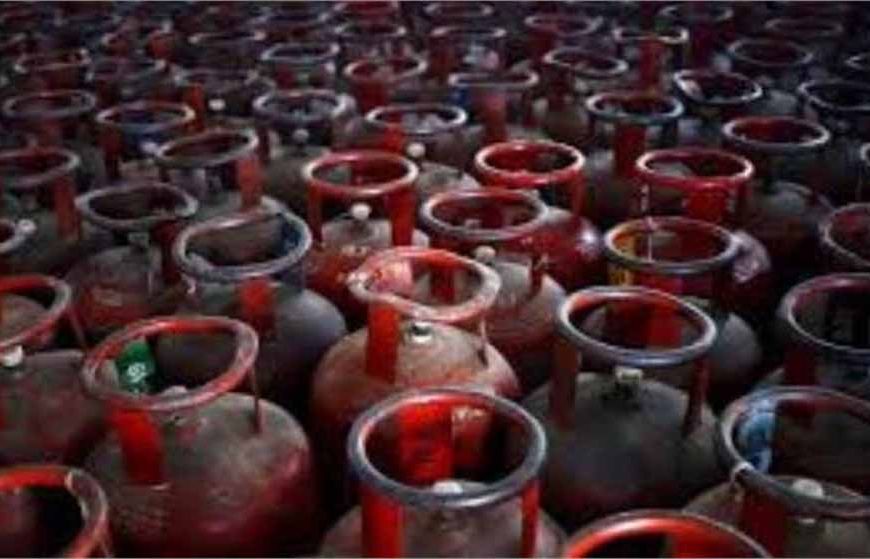 कमर्शियल गैस सिलेंडर की सप्लाई बंद, बाजार और होटल कारोबार पर संकट के आसार