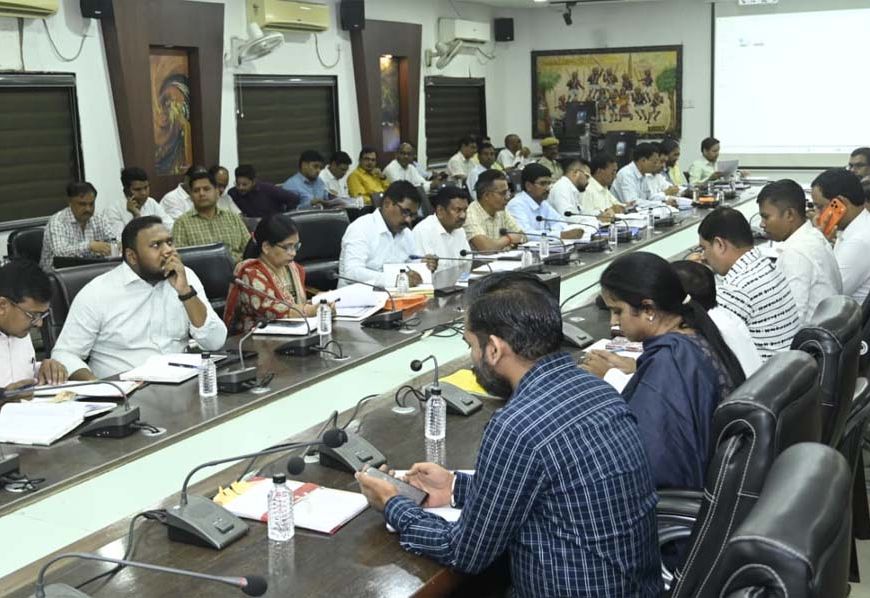 हिट एंड रन मामलों में 2 लाख सहायता के प्रकरण बनाने के निर्देश