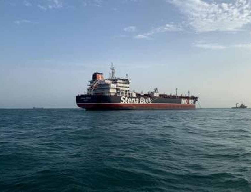 होर्मुज स्ट्रेट पर ईरान की सख्त चेतावनी: ‘एक लीटर तेल भी नहीं जाने देंगे’ – IRGC