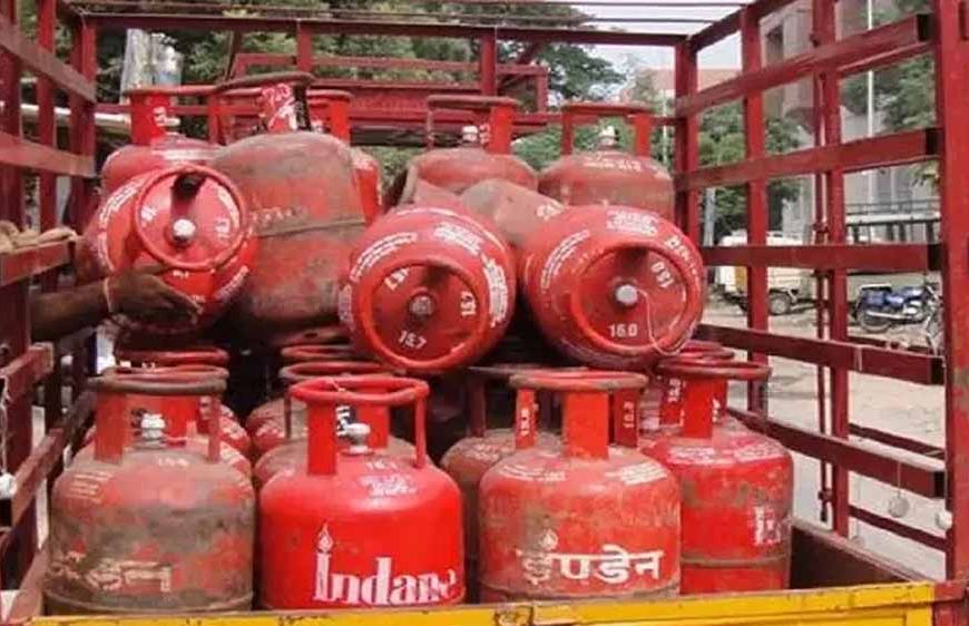 'LPG की कमी नहीं, पैनिक होकर न करें बुकिंग', पटना DM ने दी ब्लैकमार्केटिंग पर सख्ती की चेतावनी