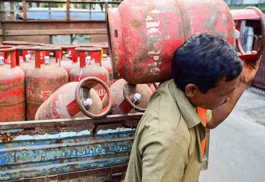 गैस संकट का असर: चेन्नई में रेस्तरां बंद, हाई कोर्ट में लंच ठप, रेलवे ने शुरू किए इंडक्शन