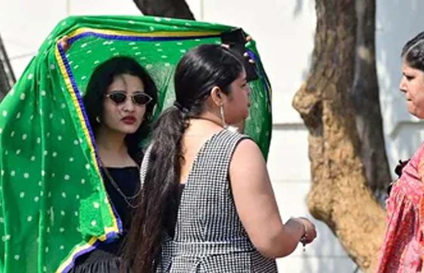 सीजन में पहली बार 40 डिग्री तक पहुंचा पारा, कई शहरों में सामान्य से 5-7 डिग्री ज्यादा तापमान