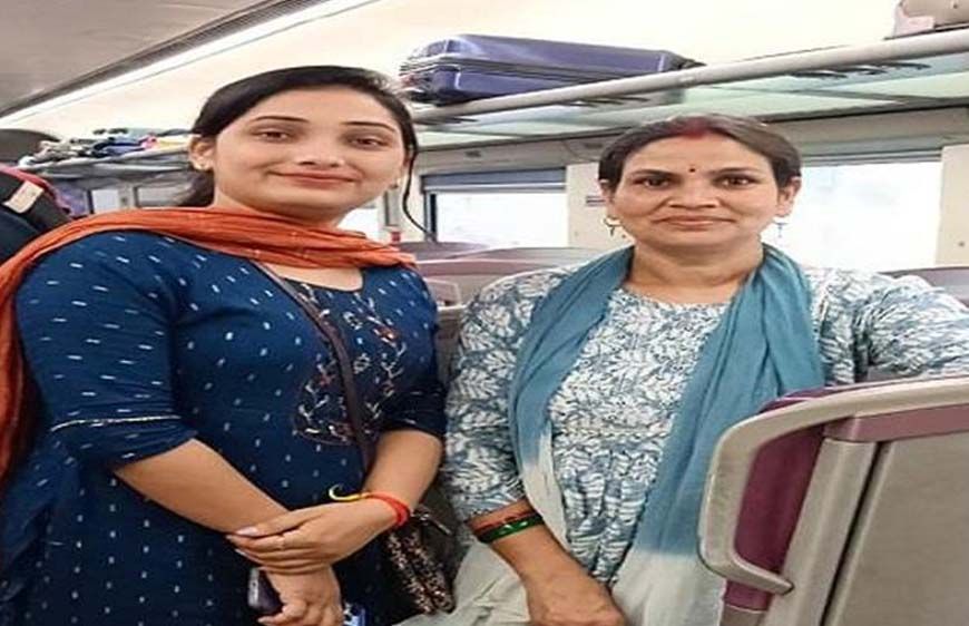 दिल्ली में सम्मानित हुईं MP की 2 महिला सरपंच, निधि और ज्योति ने देशभर में मचाई धूम