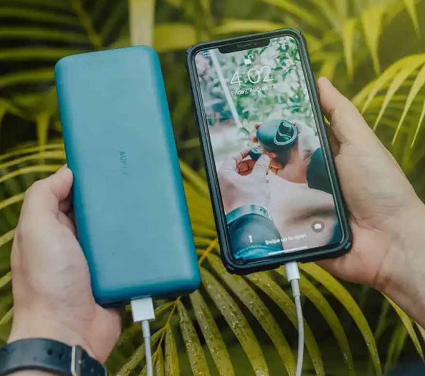 सिर्फ मोबाइल चार्जिंग नहीं, इन 5 कामों में भी बेहद काम आता है पावर बैंक