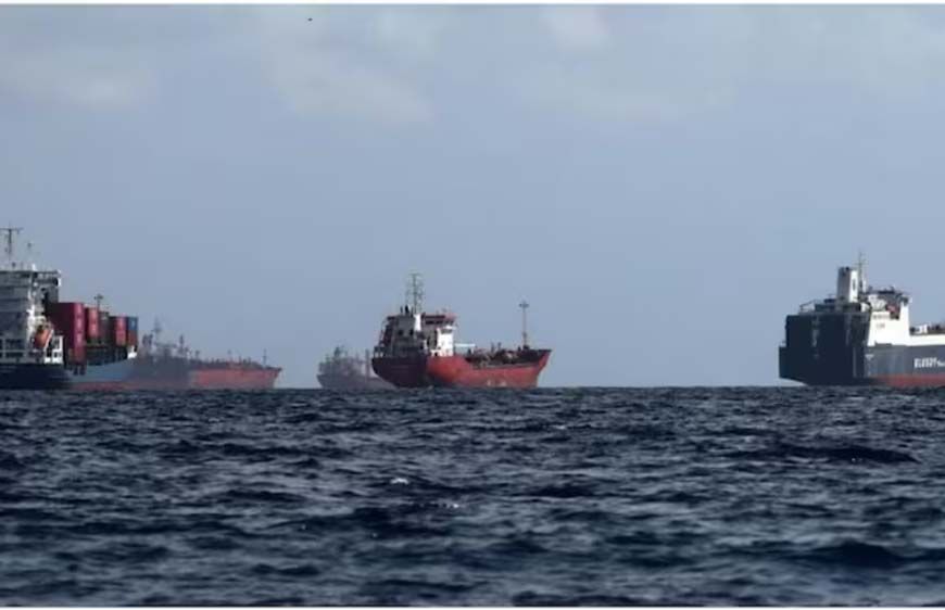 होर्मुज स्ट्रेट से गुजरने के लिए ईरान ने दिया बड़ा निर्देश: पहले नौसेना से तालमेल करो