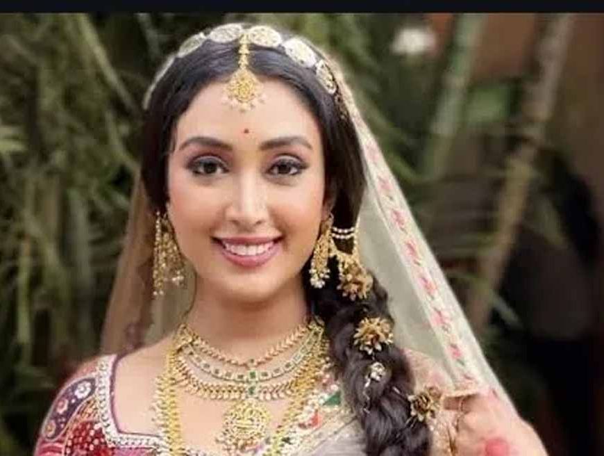 एण्डटीवी के शो ‘घरवाली पेड़वाली’ में ग्लैमरस देसी लुक्स से दर्शकों को आकर्षित कर रही हैं प्रियंवदा कांत