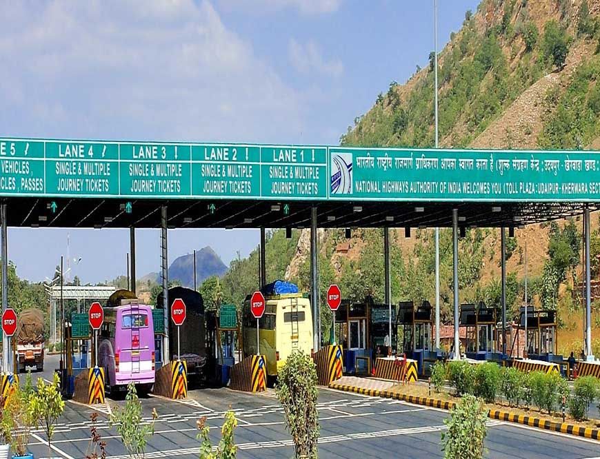 टोल वसूली पर सुप्रीम कोर्ट का बड़ा आदेश, 4-6 गुना वसूली पर टोल होंगे निरस्त
