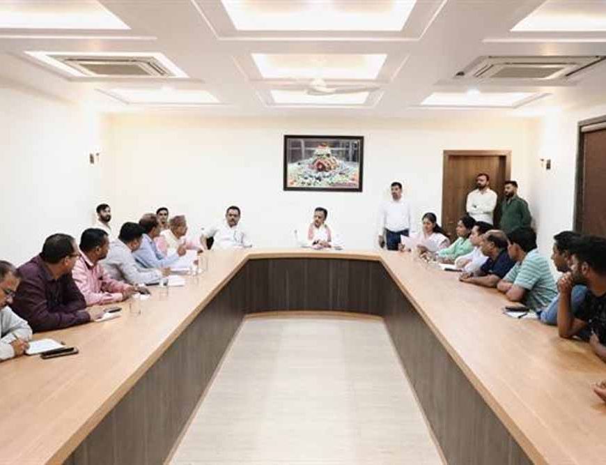 उप मुख्यमंत्री  शुक्ल ने रीवा ने घरेलू गैस आपूर्ति व्यवस्था की समीक्षा की