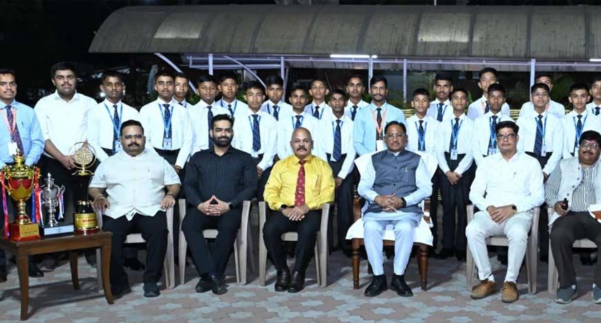 CM साय ने द ग्रेट इंडिया सैनिक स्कूल के छात्रों को राष्ट्रीय मिलिट्री पाइप बैंड प्रतियोगिता में तृतीय स्थान पर बधाई दी