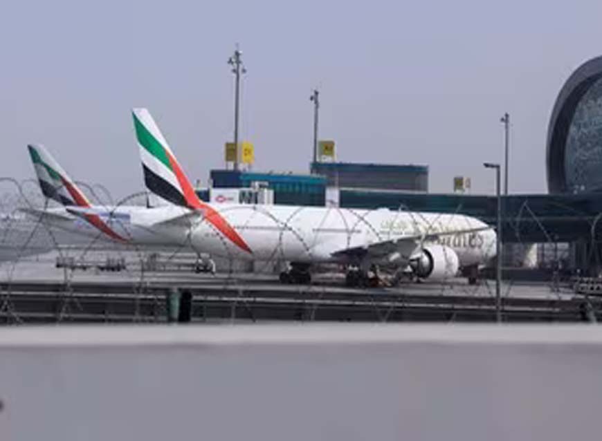 ईरान युद्ध के बीच दुबई एयरपोर्ट पर धुंआ, भारत से जा रहा विमान बीच रास्ते में लौटा, 19 भारतीय हुए गिरफ्तार