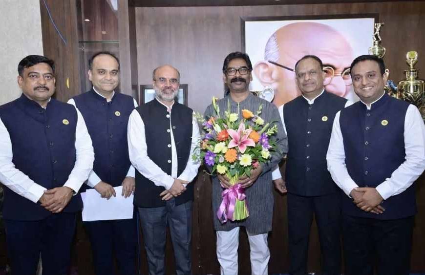 धालभूमगढ़ एयरपोर्ट परियोजना को जल्द शुरू करने की मांग, SCCI प्रतिनिधिमंडल ने CM हेमंत सोरेन से की मुलाकात